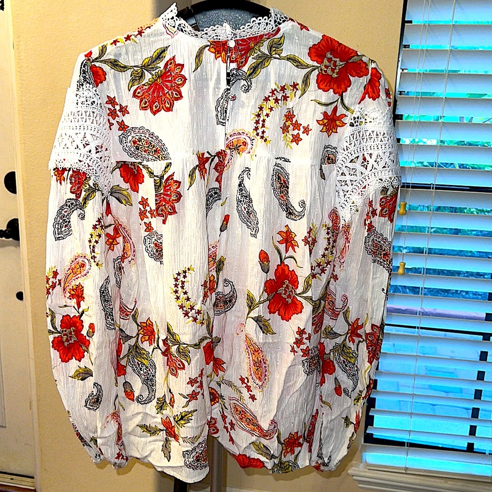 NWOT Fate Lace Floral Blouse - Picture 7 of 10